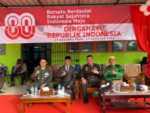 Upacara Penurunan Bendera Merah Putih di Kecamatan Matan Hilir Selatan Berlangsung Khidmat