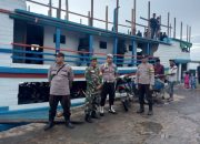 Waspada Cuaca Ekstrem Libur Natal-Tahun Baru, Tim Gabungan Ops Lilin Kapuas Ketat Pengamanan Dermaga Teluk Batang