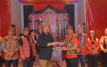 BUPATI KETAPANG TUTUP GAWAI ADAT BEJUJOKNG XV DI SIMPANG DUA