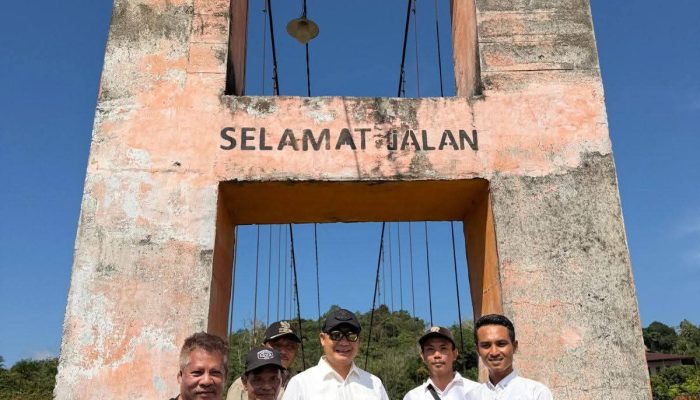 Perjalanan bupati ketapang di Tanjung Lambai