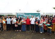 OPERASI PASAR DI KETAPANG, WAGUB KALBAR TURUNKAN HARGA PAKET SEMBAKO JADI RP50 RIBU