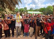 Bupati Ketapang Hadiri Ritual Adat Besar Buka Portal Damai di Jelai Hulu
